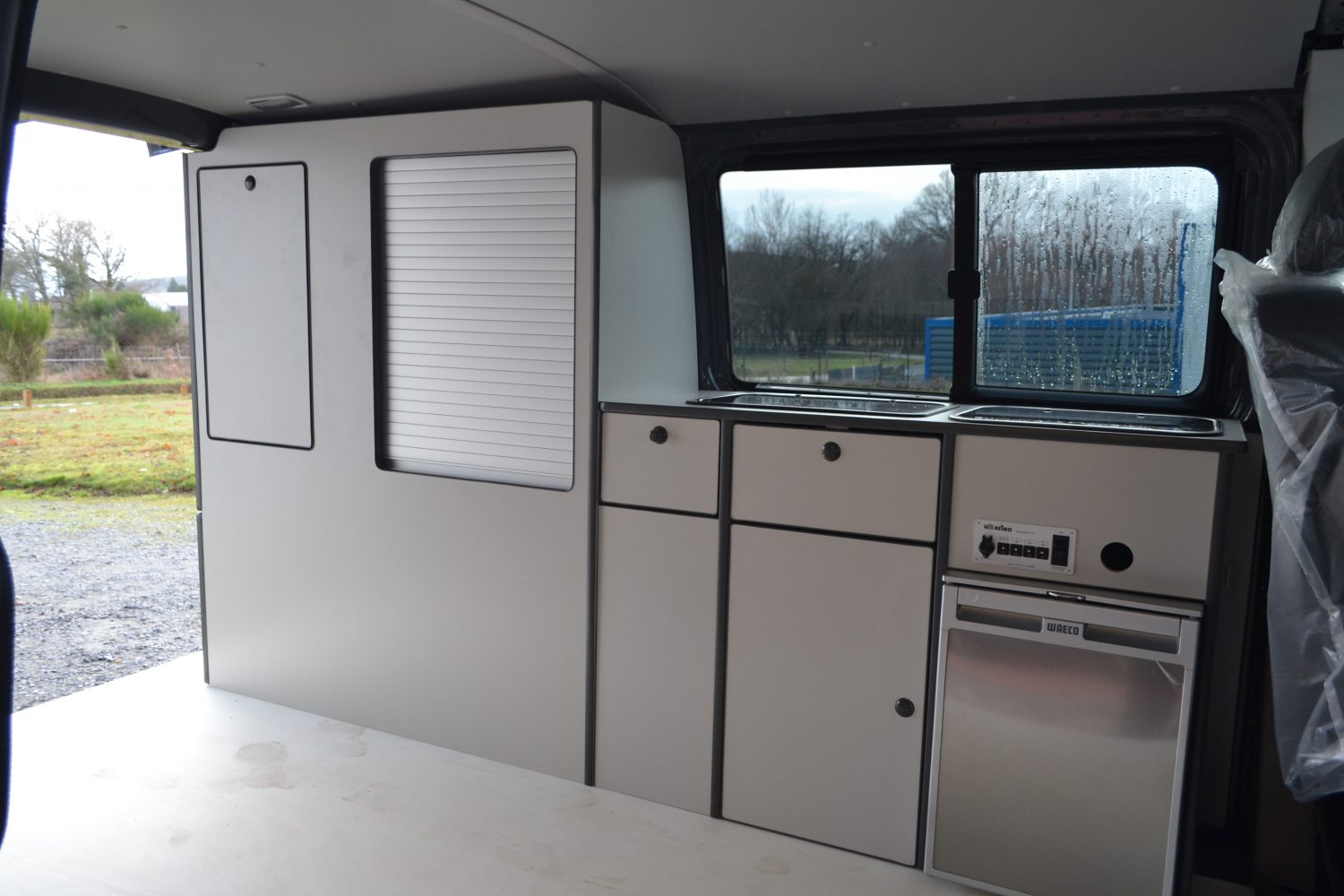 Meuble cuisine-frigo Van - Équipement caravaning