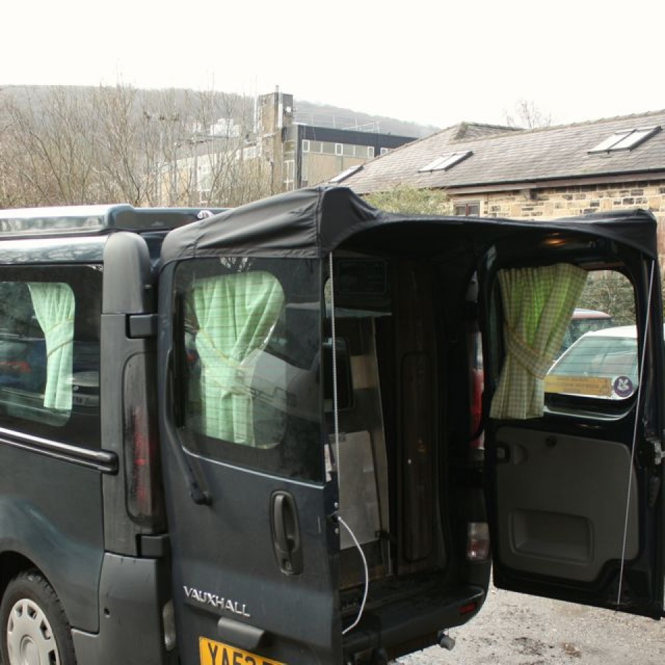 Double fenêtres arrière portes battantes pour Renault Trafic